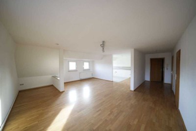 +++ schicke Dachgeschoss-Wohnung in Altchemnitz +++