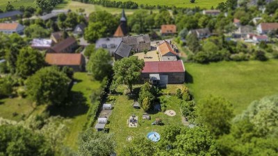 Vierseitenhof mit viel Grundstück in Potsdam