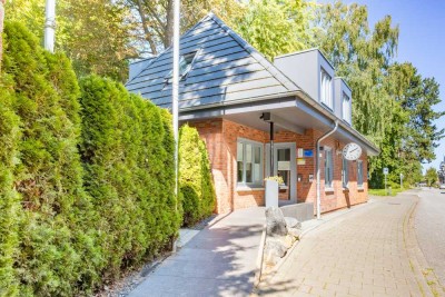 Ferienhaus mit drei Wohneinheiten und Geschäftsbetrieb in attraktiver maritimer Lage Kiels