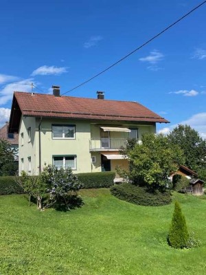 2 Wohnungen im freistehenden Haus, dazu noch großes teilbares Grundstück-soviel Möglichkeiten!
