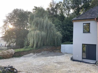 Erstbezug nach Sanierung: freundliche 3-Zimmer-Wohnung mit Einbauküche und Terrasse