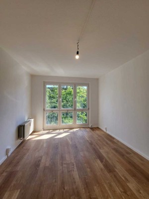 Ihre neues Zuhause wartet! Frisch sanierte 3-Zimmerwohnung + Wannenbad + Einbauküche als Option!