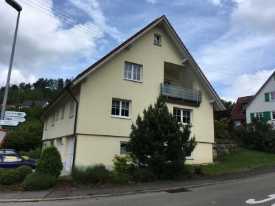 Moderne 4-Zimmer-Dachgeschosswohnung (110 m²) mit Balkon & Glasfaser in Dautmergen – frei ab 09/2025