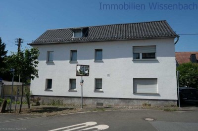 Teilsaniertes Haus mit zwei Wohnungen