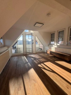 1-Zimmer Dachgeschosswohnung in Bondorf mit Balkon