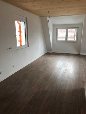 Helle 3 Zimmer Wohnung mit jeweils eigenem Balkon in allen Zimmern