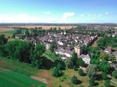 Geschmackvolle, modernisierte 1,5-Zimmer-Wohnung mit Balkon und EBK in Dormagen