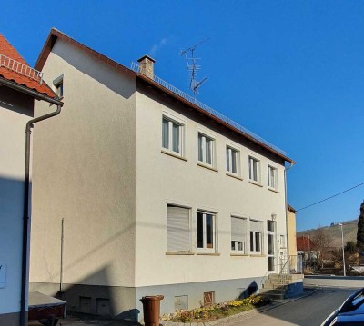Gepflegtes Zwei-/Dreifamilienhaus in Metzingen-Neuhausen