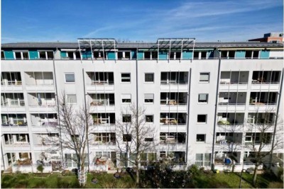 Helle 2-Zimmer Vollmöblierte Wohnung mit Balkon im 2. OG in Korbinianplatz