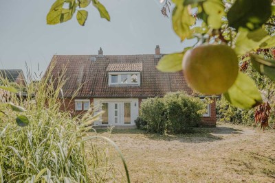 Versteckt wie ein Juwel – Einfamilienhaus auf Pfeifenstilgrundstück in Ratzeburg zu kaufen!