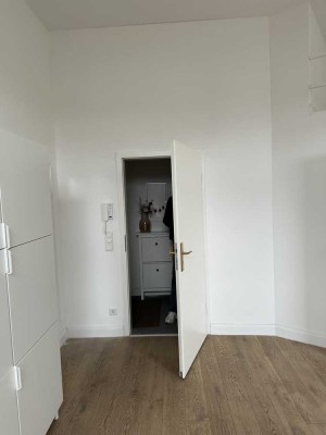 Helle Altbauwohnung in Toplage von Köln-Ehrenfeld zu vermieten