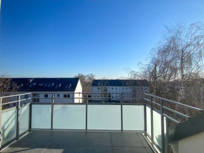 +++ Moderne und großzügige 2-Zi-DG Wohnung mit  Balkon und Ausblick +++