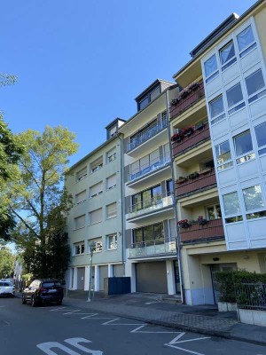 moderne 3 Zimmerwohnung  mit 2 Balkonen und EBK in unmittelbar Nähe des Botanischen Gartens