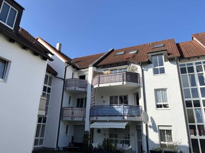 Kompaktes 1-Zimmer Appartement in Neutraubling mit Blick ins Grüne zur Vermietung: voll möbliert