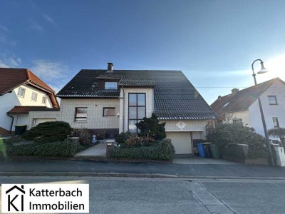 Freistehendes Zweifamilienhaus mit zwei Garagen und vielen Extras in Dorste