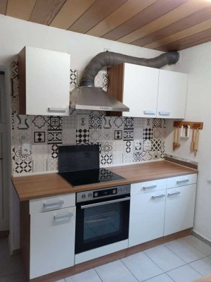 Sehr schön eingeteilte neu renovierte 4 Zimmer Wohnung
