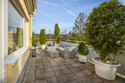 LGBTQ'S aufgepasst - fantastische Penthousewohnung mit Potential. große Dachterrasse. Ideal & sonnig