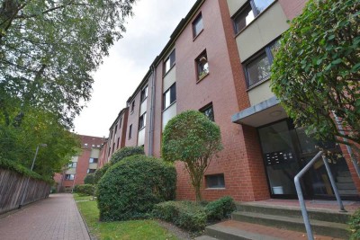 KUNZE: Renovierungsbedürftige Wohnung mit Terrasse in Groß-Buchholz nahe der MHH