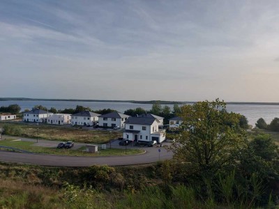 Schickes Ferienhaus direkt am Wasser