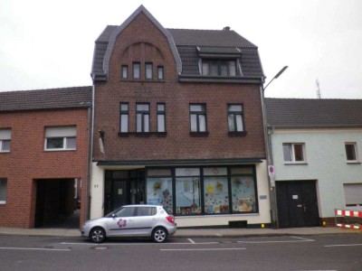 Geräumige 3-Zi-OG-Whg. in Braunsrath zu vermieten.