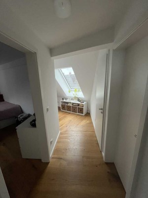 Helle 2-Zimmer Wohnung mit Balkon im Dachgeschoss im Münster-Hansaviertel