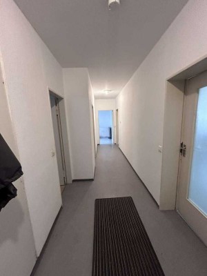 Gut geschnittene Wohnung, ruhige Lage, fast alles zufuss erreichbar