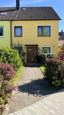 Familienfreundliches Reihenendhaus mit Garage, Garten und Terrasse  ***Zentral & ruhig***