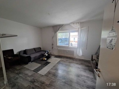 Willkommen in der Pichelswerderstraße in Berlin-Spandau!
Diese helle und gemütliche 1-Zimmer-Wohnung