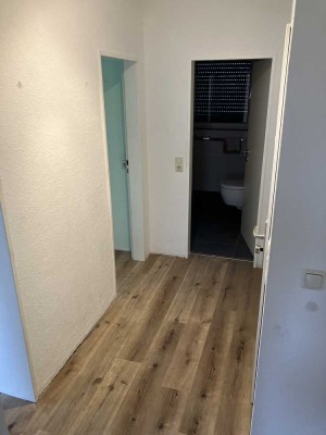 Schöne 2-Zimmer-Erdgeschosswohnung mit Balkon und EBK