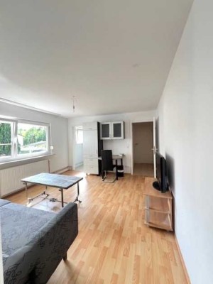 Charmante 2 Zimmer Wohnung + Terrasse und großem Garten