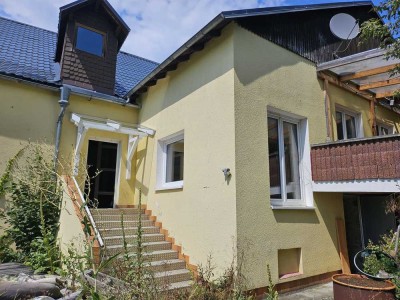 Zwangsversteigerung ! Großzügiges Wohnhaus mit Garten und Ausbauoption