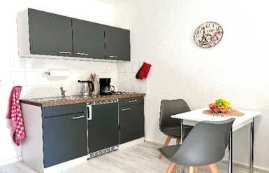 Voll-Möbliertes 1-Zimmer Apartment, mit Küche, in Bitterfeld-Wolfen
