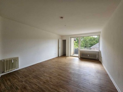 Hübsche, renovierte 2-Zimmer-Wohnung, zentral in Voerde mit schönem Balkon