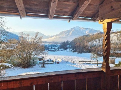 Landhaus im Chalet Stil inmitten der Chiemgauer Alpen