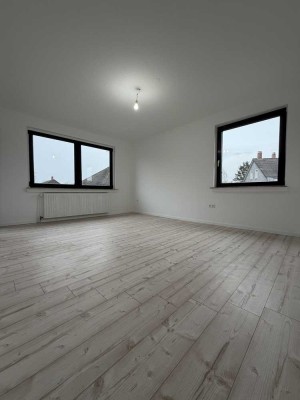 Erstbezug nach Sanierung: 2-Zi.-Wohnung mit 2 Balkone im 3. OG in Mittelmeiderich