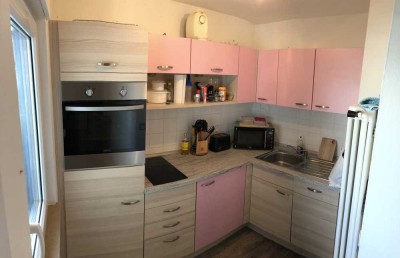 Stilvolle 2-Zimmer-Hochparterre-Wohnung mit EBK und Balkon in Augsburg