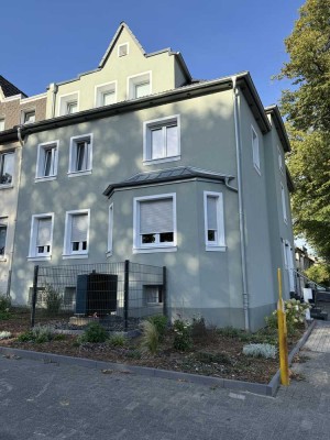 Kernsanierte 3,5-Raum-Wohnung mit Balkon und gehobener Ausstattung in Recklinghausen Nord