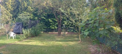 „Renovierte Wohlfühloase in Wallau: 3 Zimmer mit Balkon, Garten & Einbauküche“
