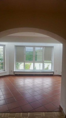 Vollständig renovierte 3-Zimmer-Wohnung mit Balkon und EBK in Gilching