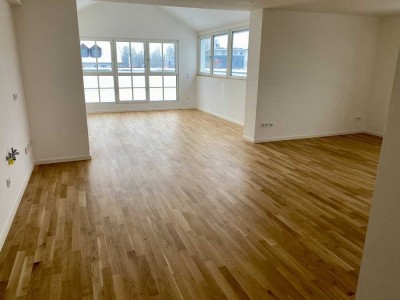 Exklusive, geräumige 3,5-Zimmer-Wohnung mit Dachterrasse in Freising