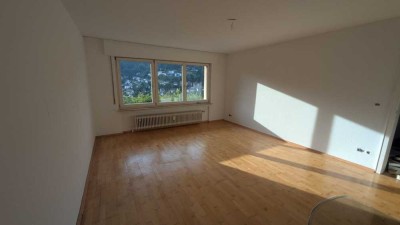 Helle, geräumige 2-Zimmer Wohnung mit Terrasse