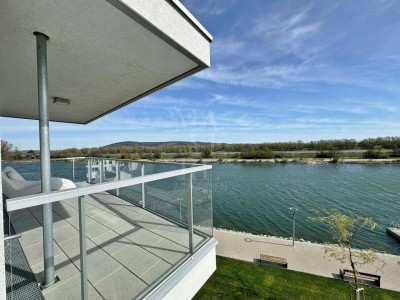 Traumhafte Terrassenwohnung in der "Ersten Reihe" am Wasser