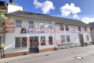 Wohnen, Arbeiten und Bewahren - Wohn- und Geschäftshaus mit Fachwerkidylle