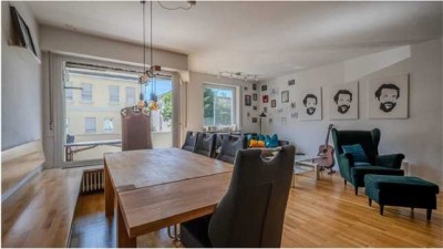 Modernisierte 3-Zimmer-Wohnung mit Balkon, Küche und Garage in Toplage an der Grenze zur Altstadt
