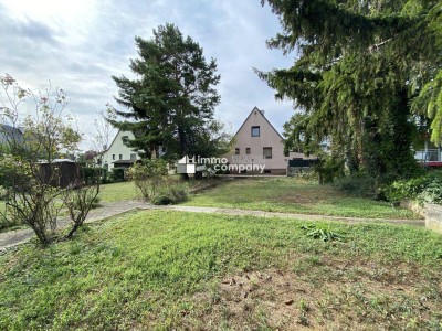 Großer Grund mit kleinem Haus (3 Zimmer, Garten, Terrasse, Garage)