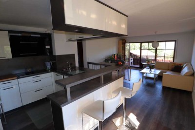 Moderne 3,5-Zi-Maisonette-Whg. + Balkon Terrasse, moderne EBK, Stellplatz, Gartenhaus
