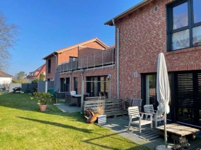 TOP - EG-Wohnung (2 Zimmer, ca. 62 m²) mit großer Terrasse und  Pkw-Stellplatz