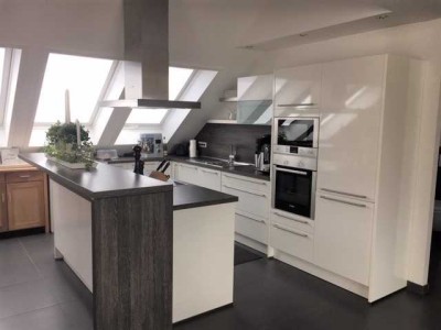 **TOP** Exklusive Moderne 4,5 ZW Maisonette im 2.OG mit EBK, Balkon und 2 TG Stellplätzen