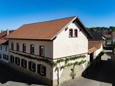 Historischer Vierseitenhof mit Platz für Träume!