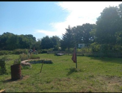 1ha Grundstück mit Altbestand und Baugenehmigung für 2 tolle WE
